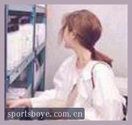 李伟